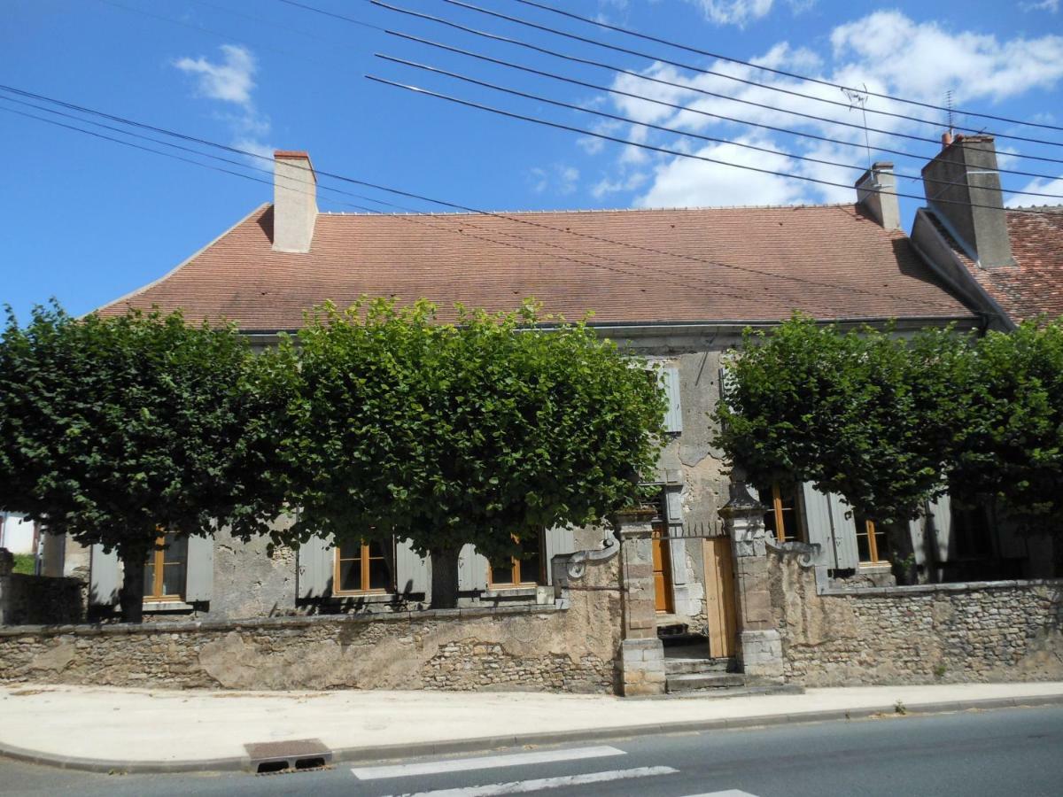 Les Chambres De La Basilique Neuvy-Saint-Sépulchre Exteriér fotografie